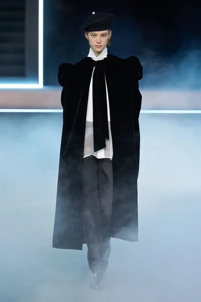 Look 80